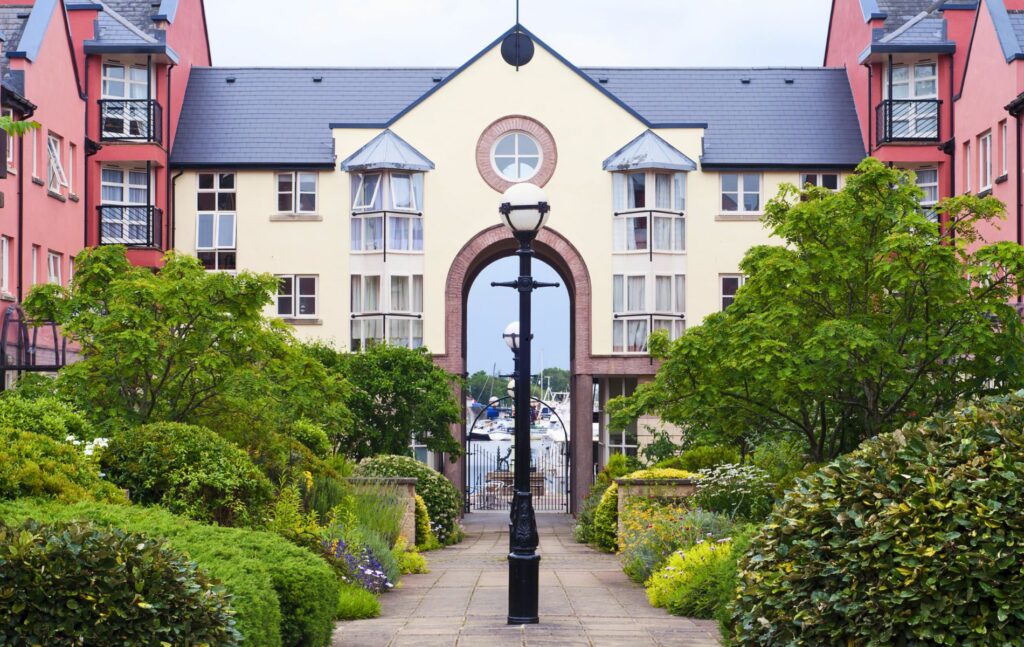 Move to Exeter: Modern marina houses and apartments